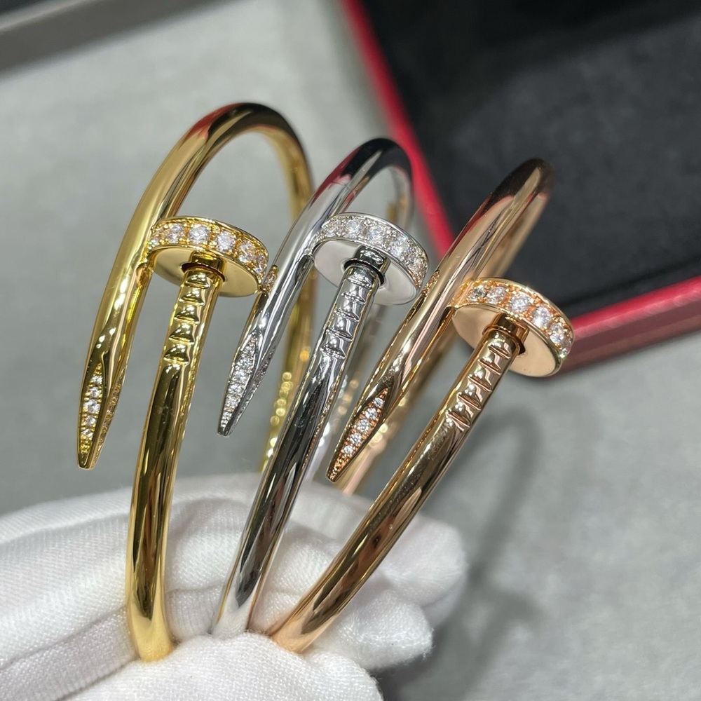 🌟New Gold Plated Over Stainless Steel Nail Clou Bracelet